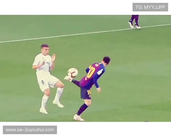 从脚下控球到华丽突破全面解析足球卷毛踢法的技术与艺术魅力 从脚下控球到华丽突破全面解析足球卷毛踢法的技术与艺术魅力